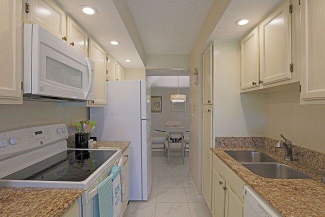 Building Photo - 17240 Terraverde Cir