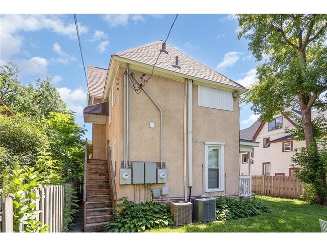 Building Photo - 3040 Fremont Ave S