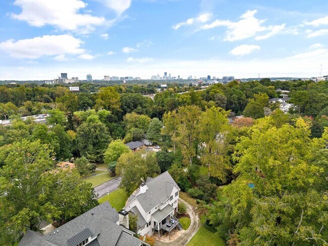 Building Photo - 1737 Barnesdale Way NE