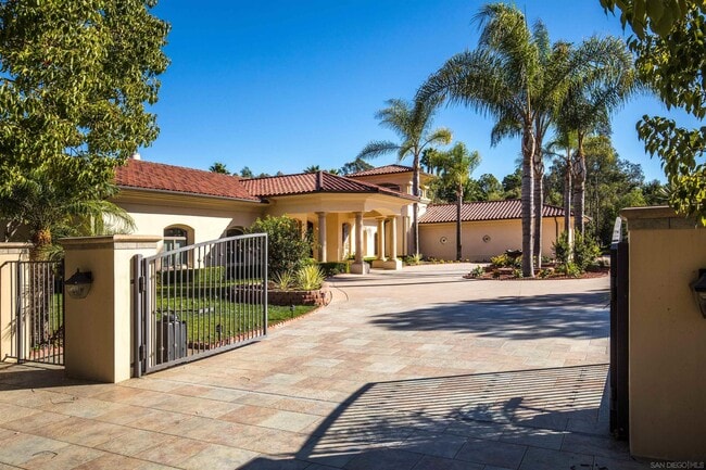 Building Photo - 17547 Avenida Peregrina