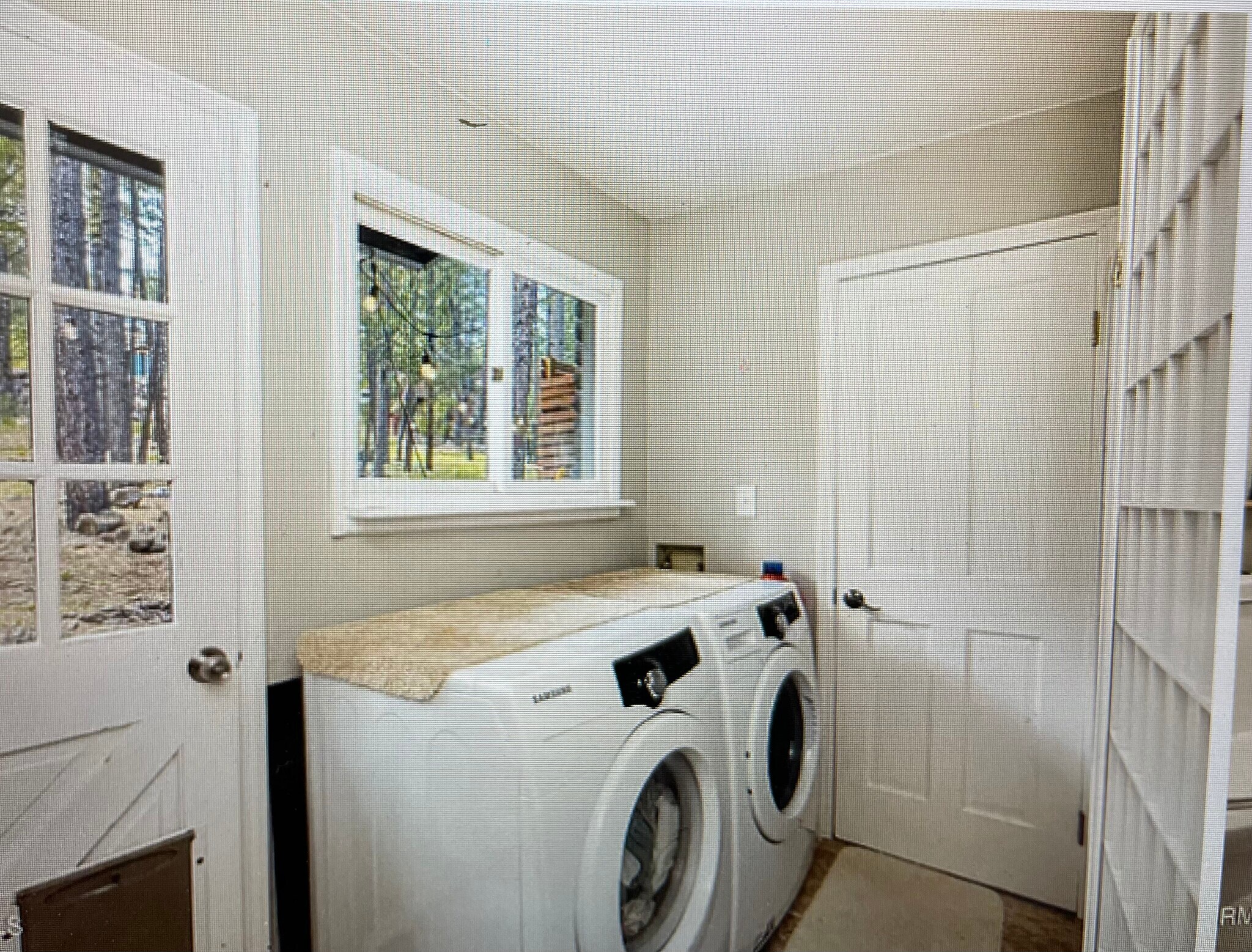 Building Photo - 1455 W University Heights Dr N