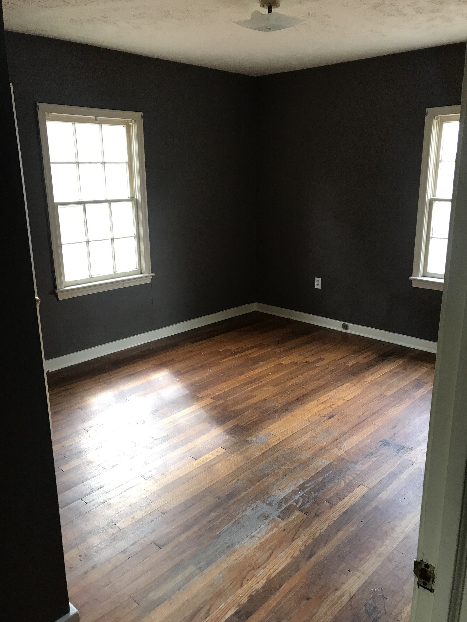 Front bedroom - 544 Belvedere Rd