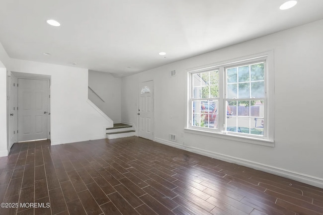 Building Photo - 37 Nautilus Ave