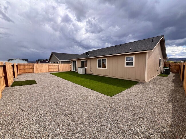 Building Photo - Dayton Home for Rent