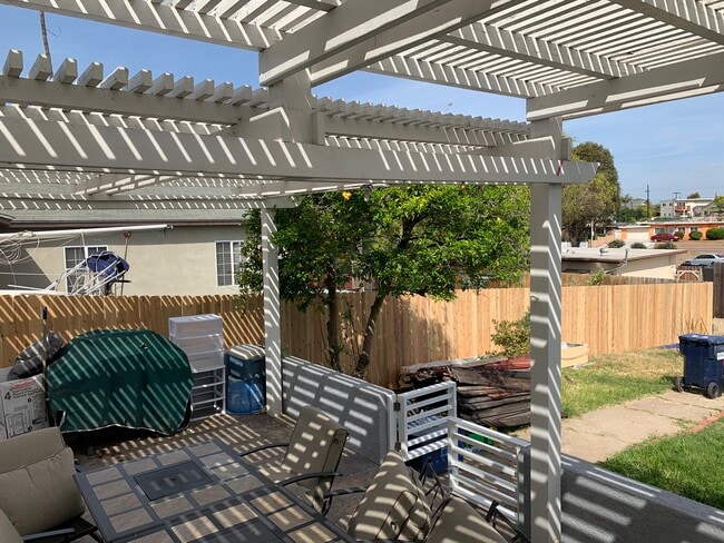 Building Photo - 109 Shasta St