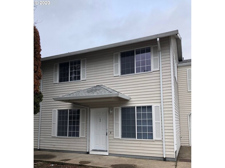 2-3b2 Front view - 16049 SE Caruthers St