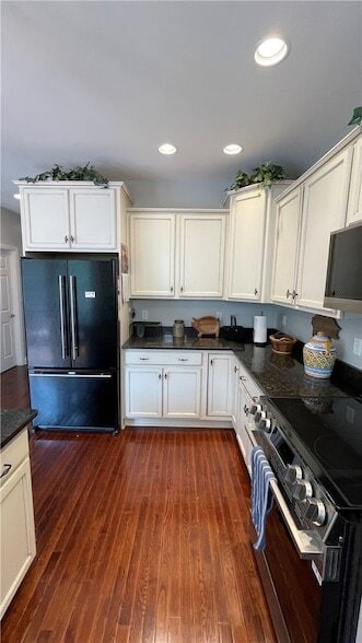 Building Photo - 574 E Vanderbilt Dr
