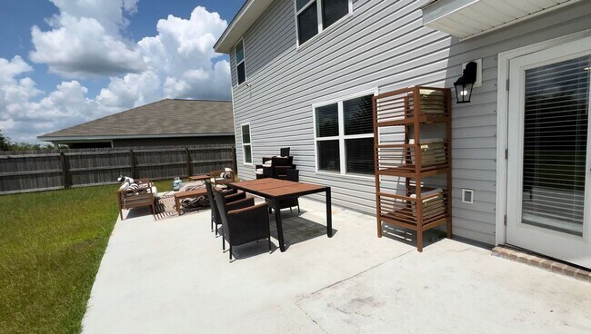 Building Photo - Pensacola/Beulah - Bridlewood - 5 bedroom, 3 bathroom w/ lawn care included