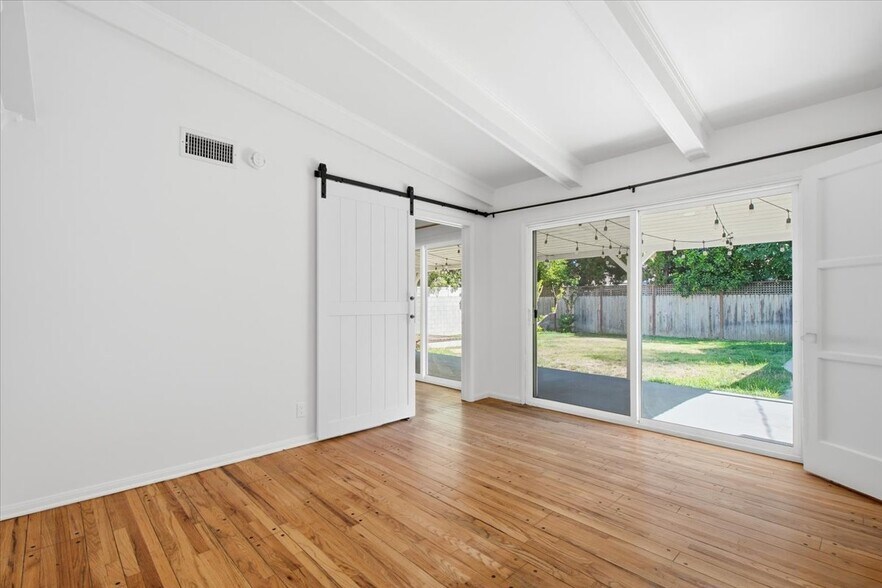 Building Photo - 12818 Hatteras St