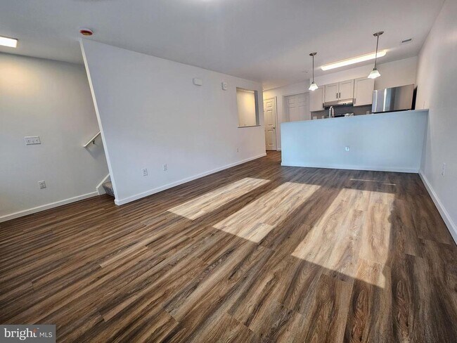 Building Photo - 200 Hamilton Ave