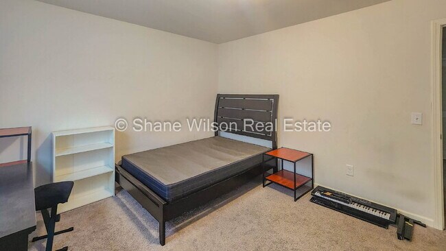 Building Photo - 247 Middleton Ct
