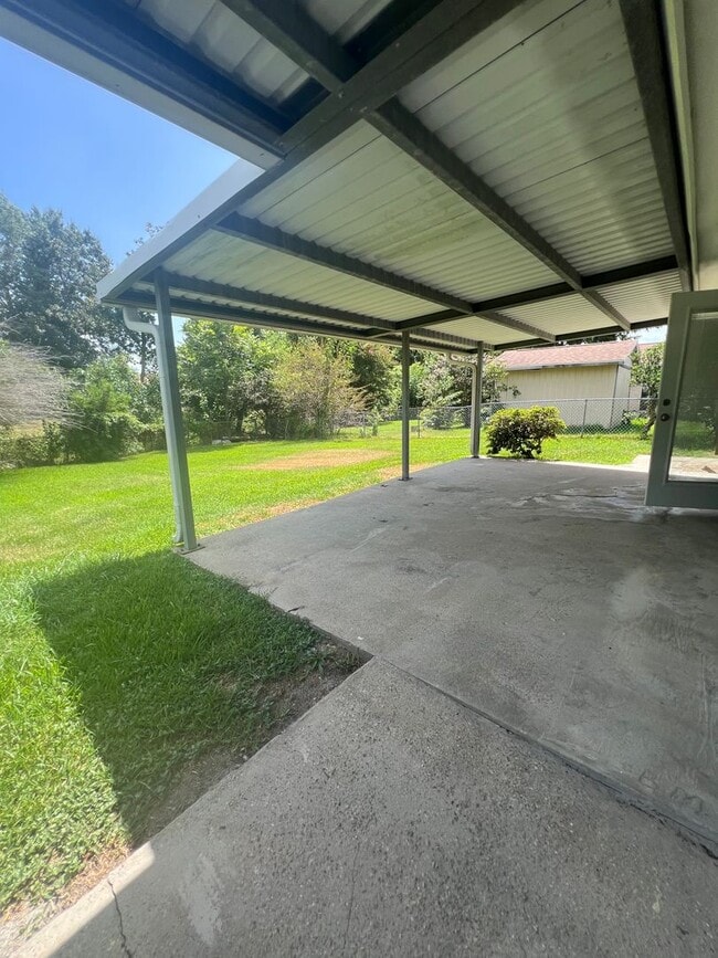 Building Photo - 2144 Kathy Dr