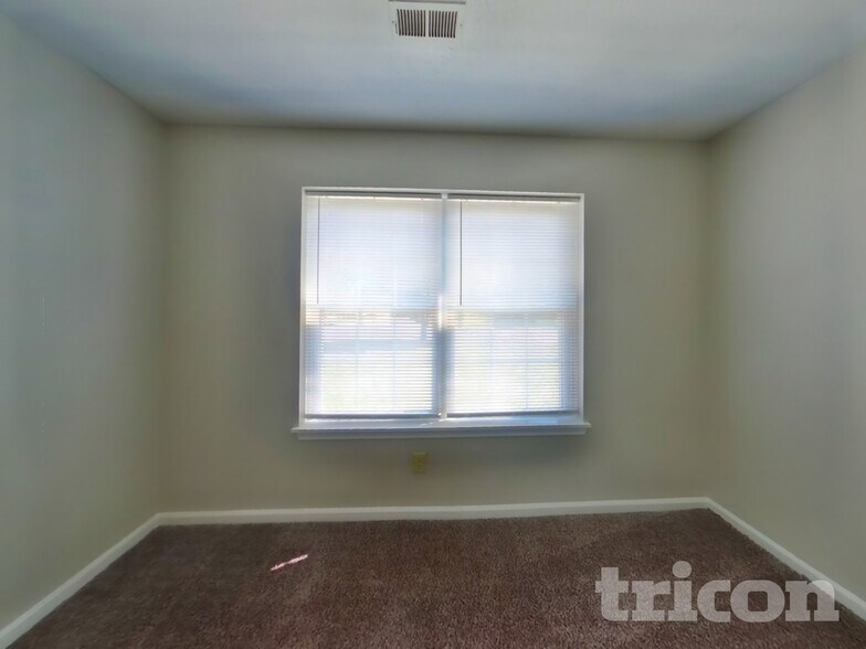 Building Photo - 2342 Valley Creek Way