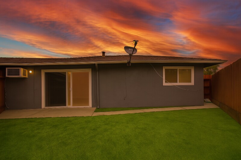 Building Photo - 803 El Portal Ave