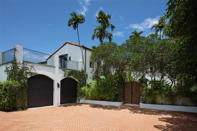 Building Photo - 5401 Pine Tree Dr