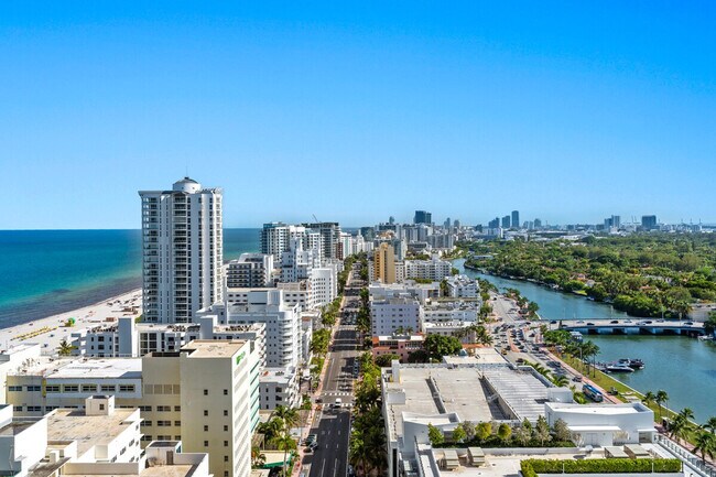 Building Photo - 4401 Collins Ave