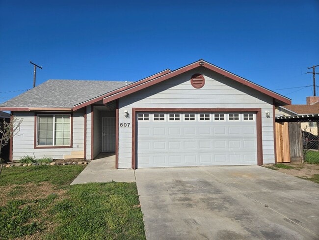 Building Photo - 907 S Santa Clara St