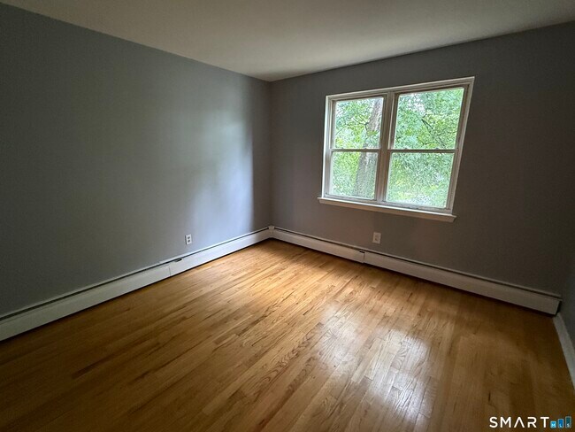 Building Photo - 47 Terrace Gardens