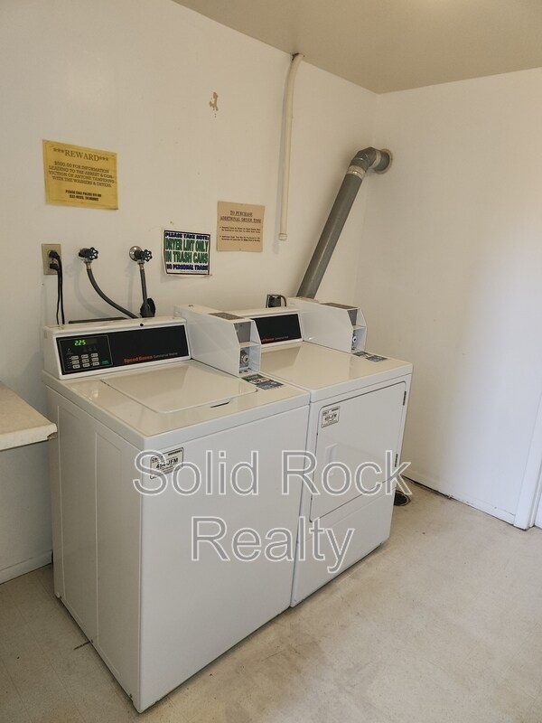 Building Photo - 6621 Dublin Loop W