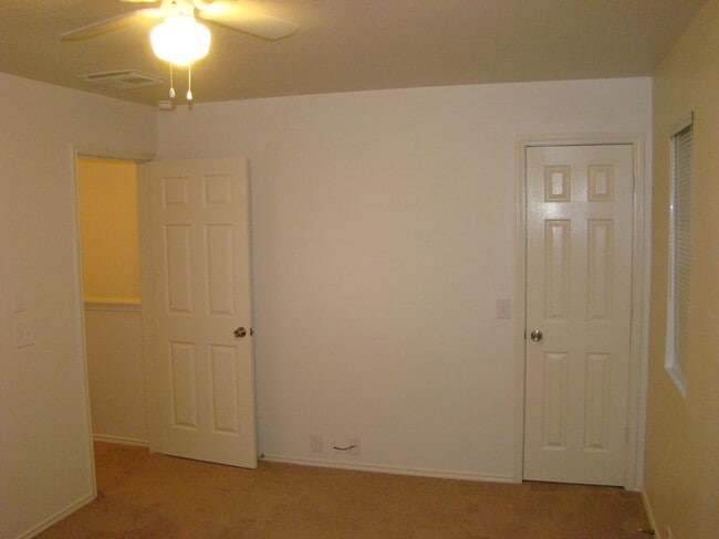 Building Photo - 23855 Pebworth Pl