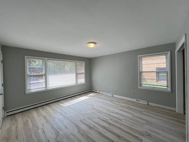 Building Photo - 315 Palomino Ln