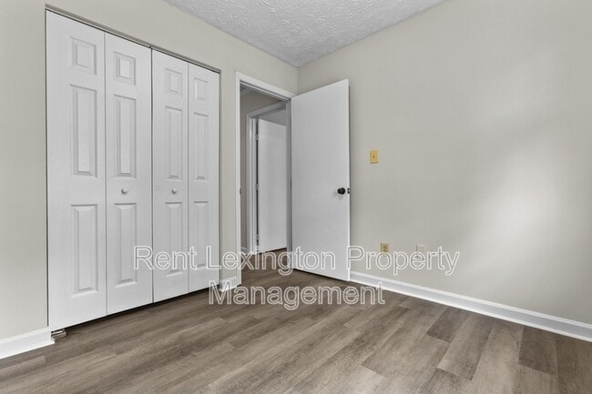 Building Photo - 3609 Sundart Dr