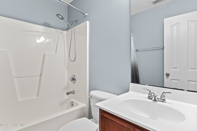 Building Photo - Charming Home in Woodbury Farms