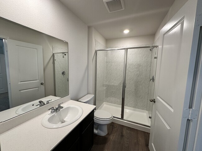 Building Photo - 634 White Ash Dr