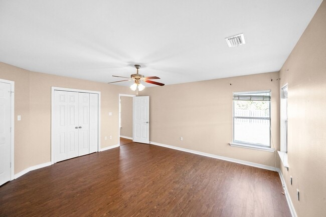 Building Photo - 3235 Bellingrath Dr