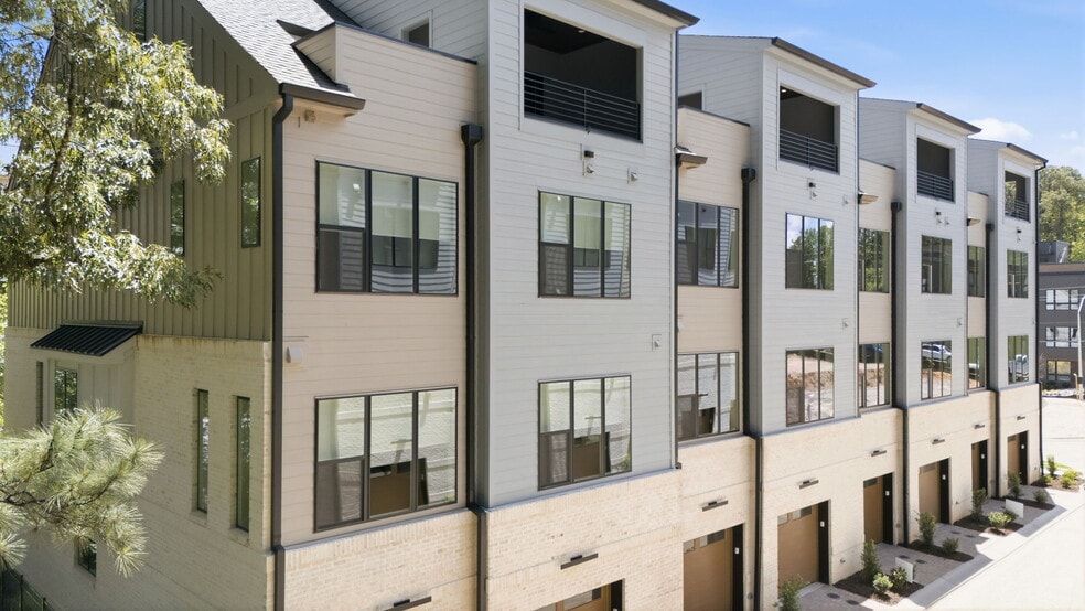 Building Photo - 403 Chatham View Rd