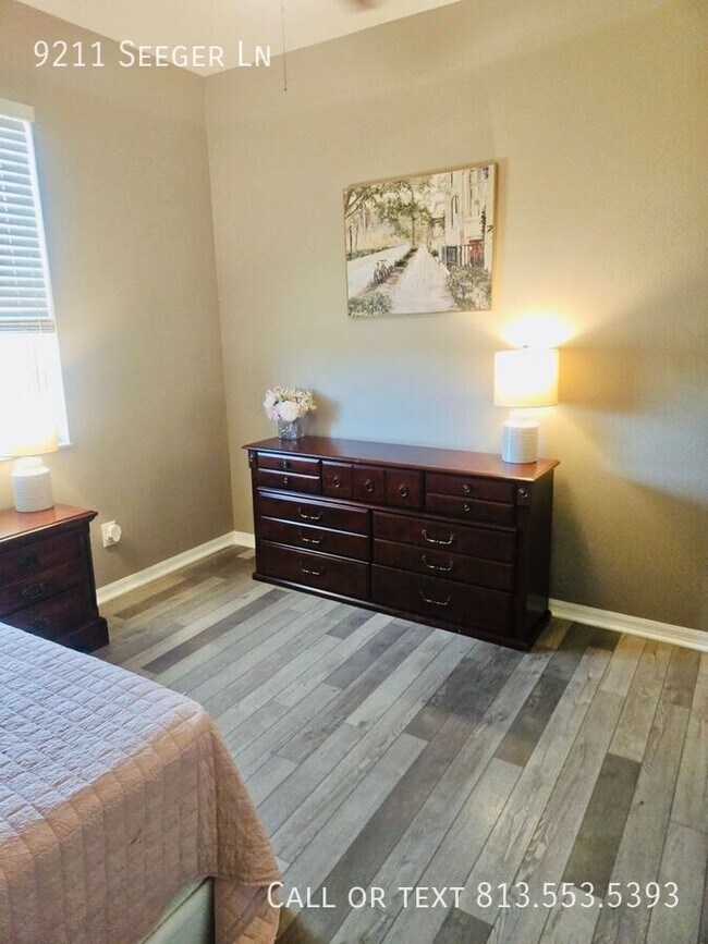 Building Photo - 9211 Seeger Ln