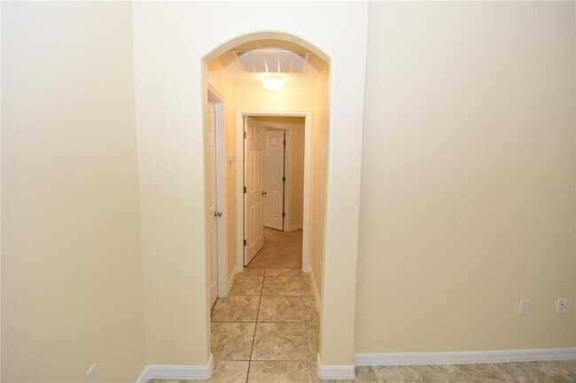 Building Photo - 56 Pin Oak Dr