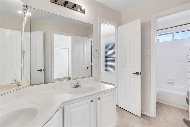 Building Photo - 4300 Vanderpool Dr