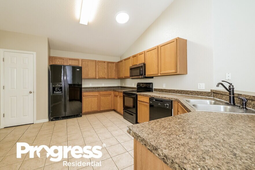 Building Photo - 202 Tower View Dr W