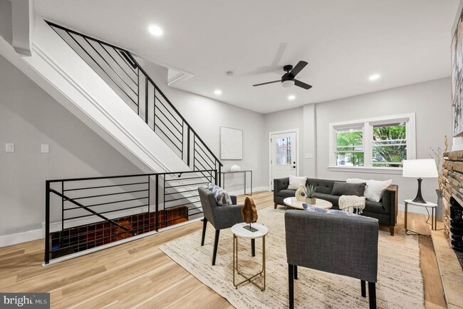 Primary Photo - 5113 W Thompson St