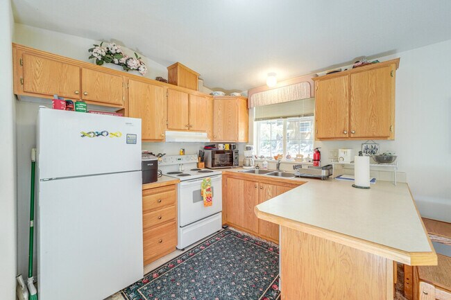 Building Photo - 16934 Tyee Dr