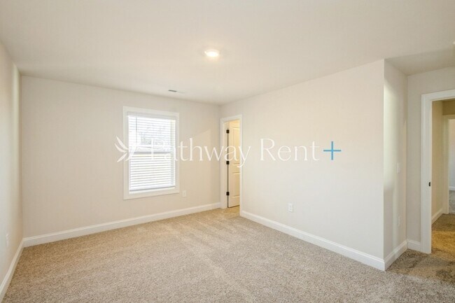 Building Photo - 127 Wembury Ln