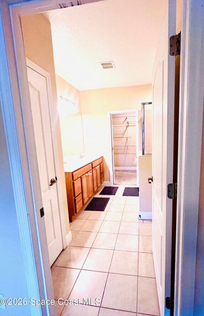 Building Photo - 4865 Revenna Ct