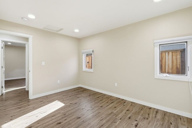 Building Photo - Turnkey Open-Concept Home with Central A/C & Solar