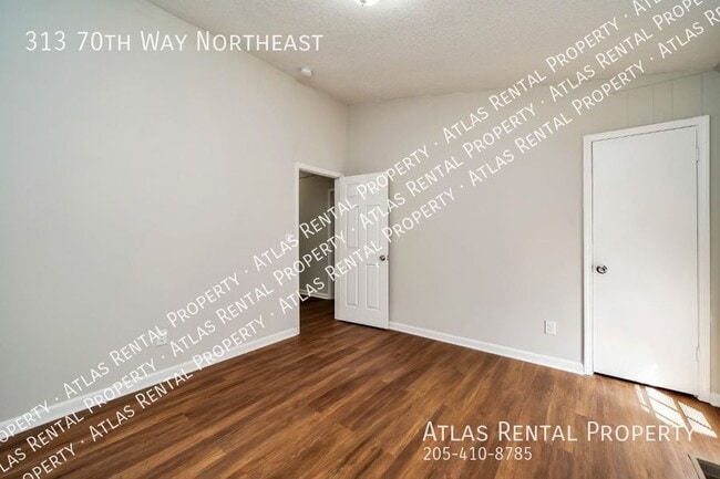 Building Photo - 313 70th NE Wy