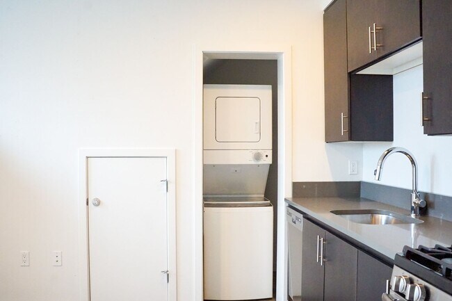 Building Photo - Incredible Specials: Immaculate 1-Bedroom ...