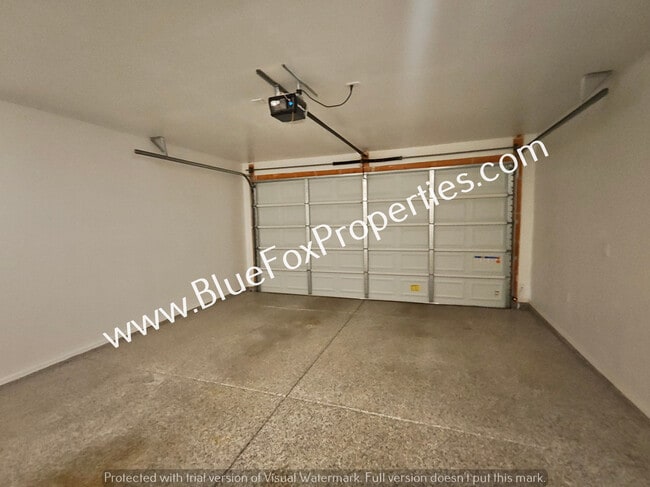 Building Photo - 7860 N Scholes Ave