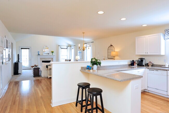 Building Photo - 188 Julia Ct