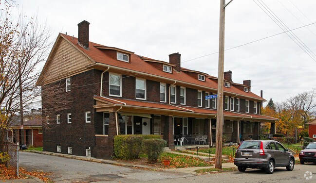 Primary Photo - 319-327 N Murtland St