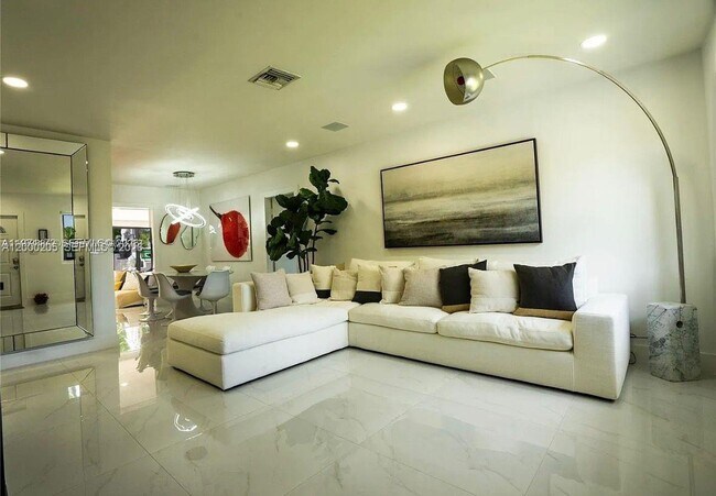 Building Photo - 31 SW 6th St