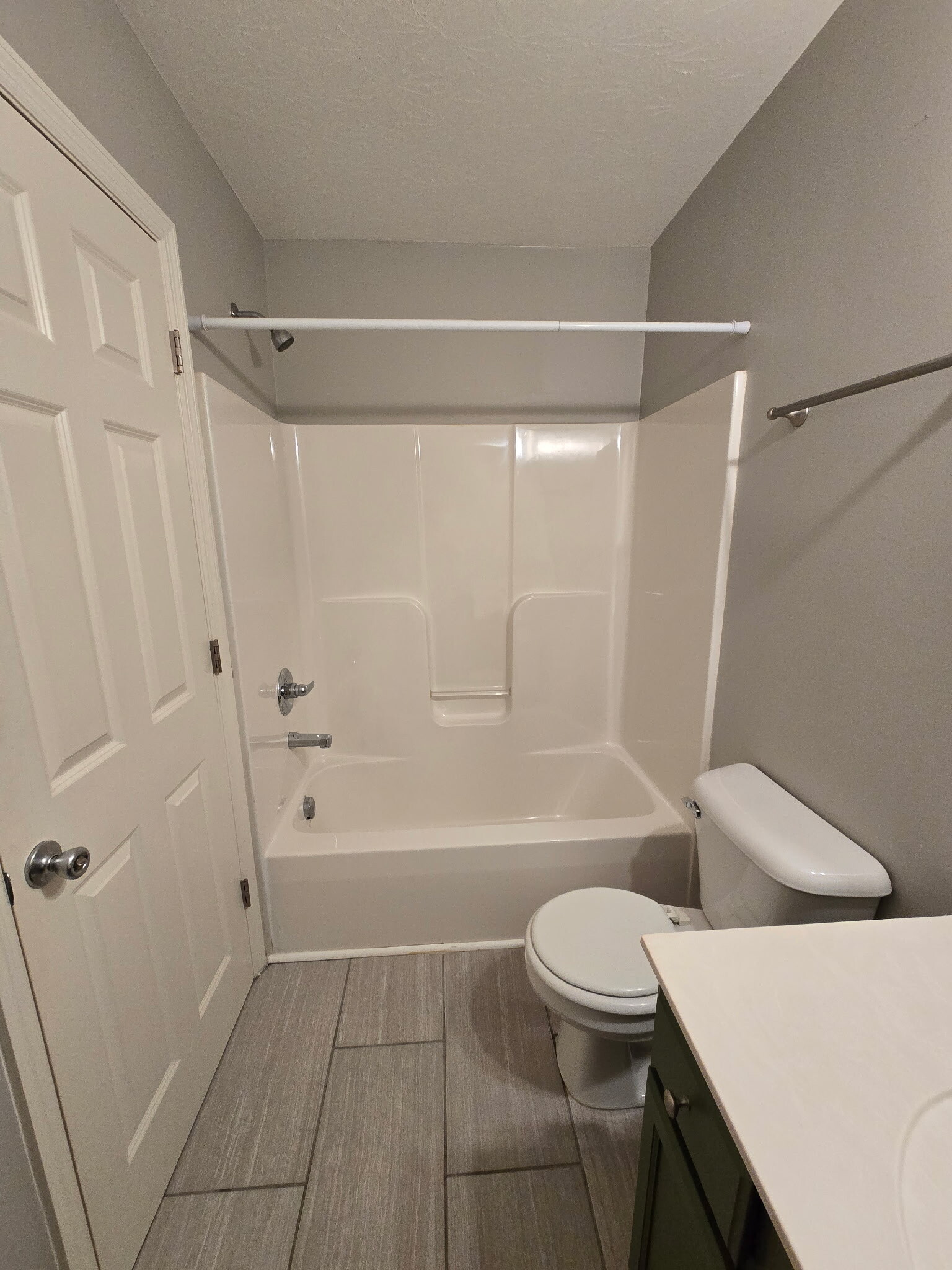 Building Photo - 638 Pippin Dr