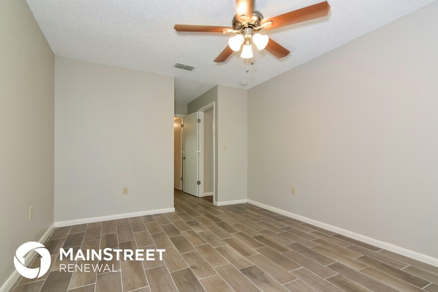 Building Photo - 5420 Southgrove Pl