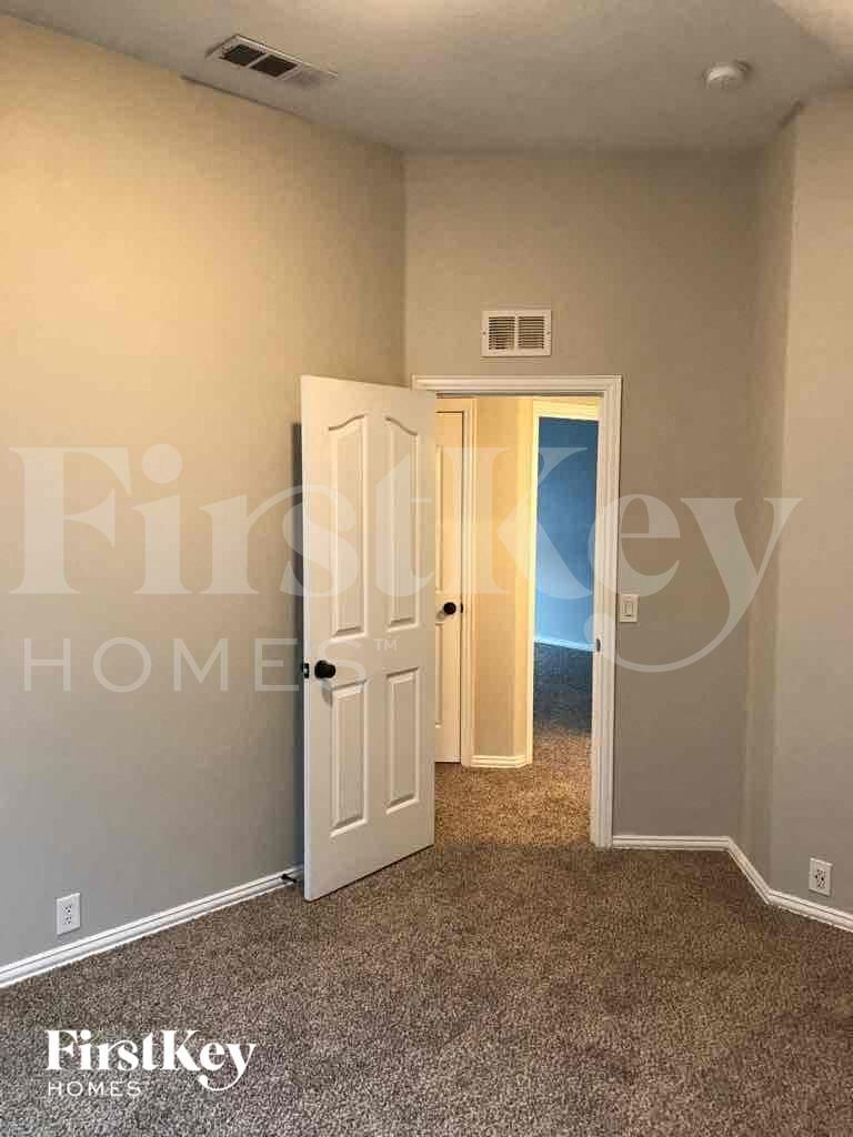 Building Photo - 612 Celeste Ln