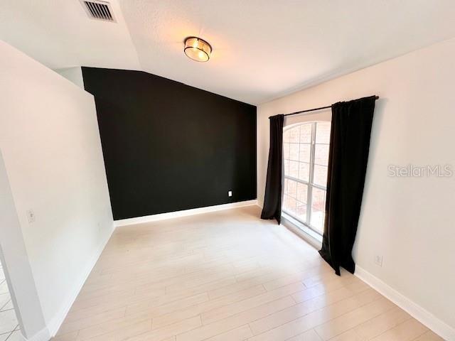 Building Photo - 1652 E Houston Dr