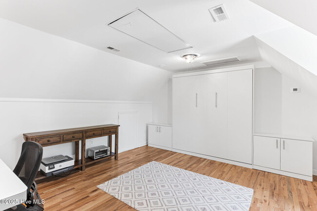 Building Photo - 1723 Verrazzano Dr